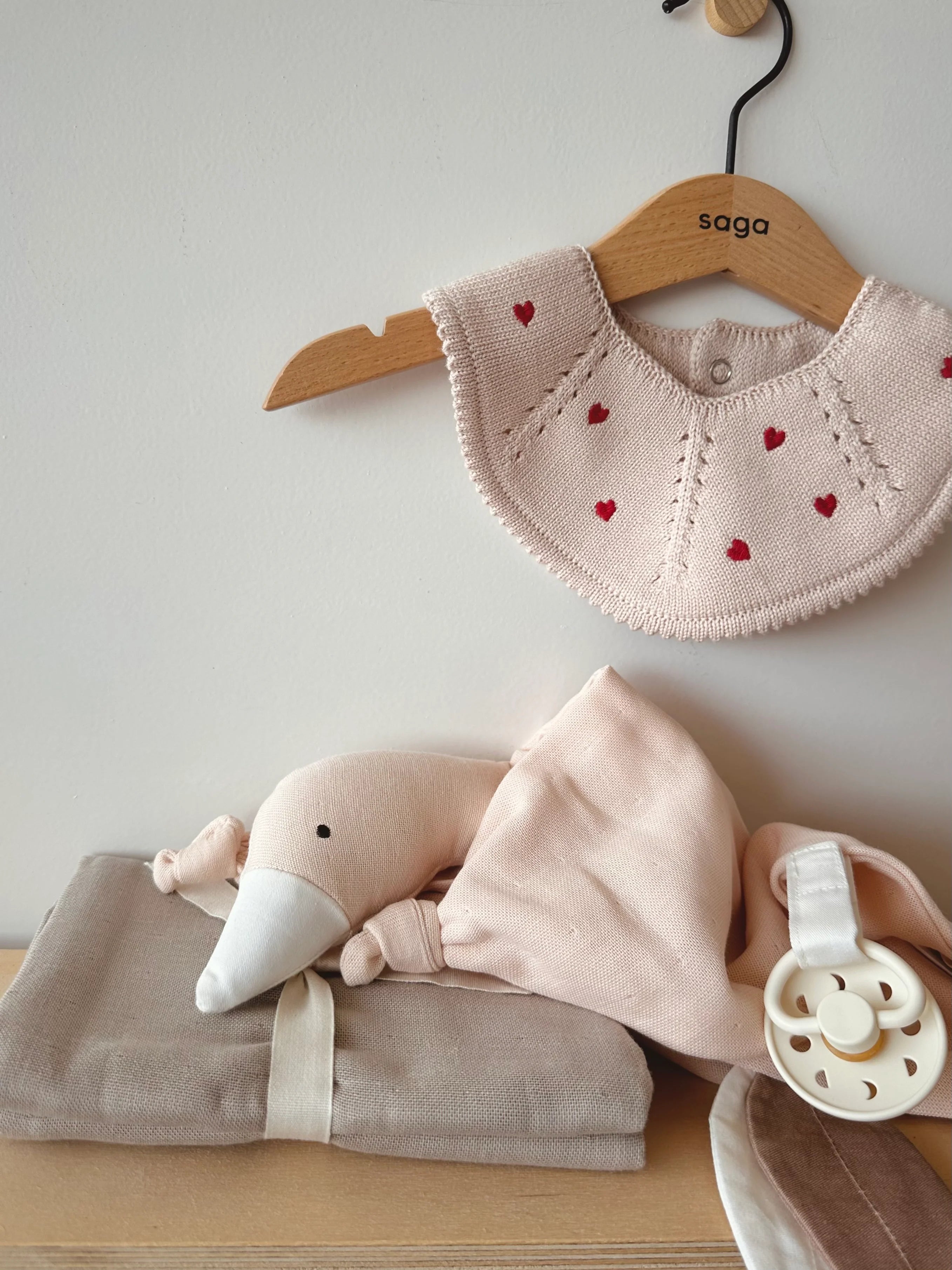 Kootud kaelarätt  - Flora - Baby blush hearts